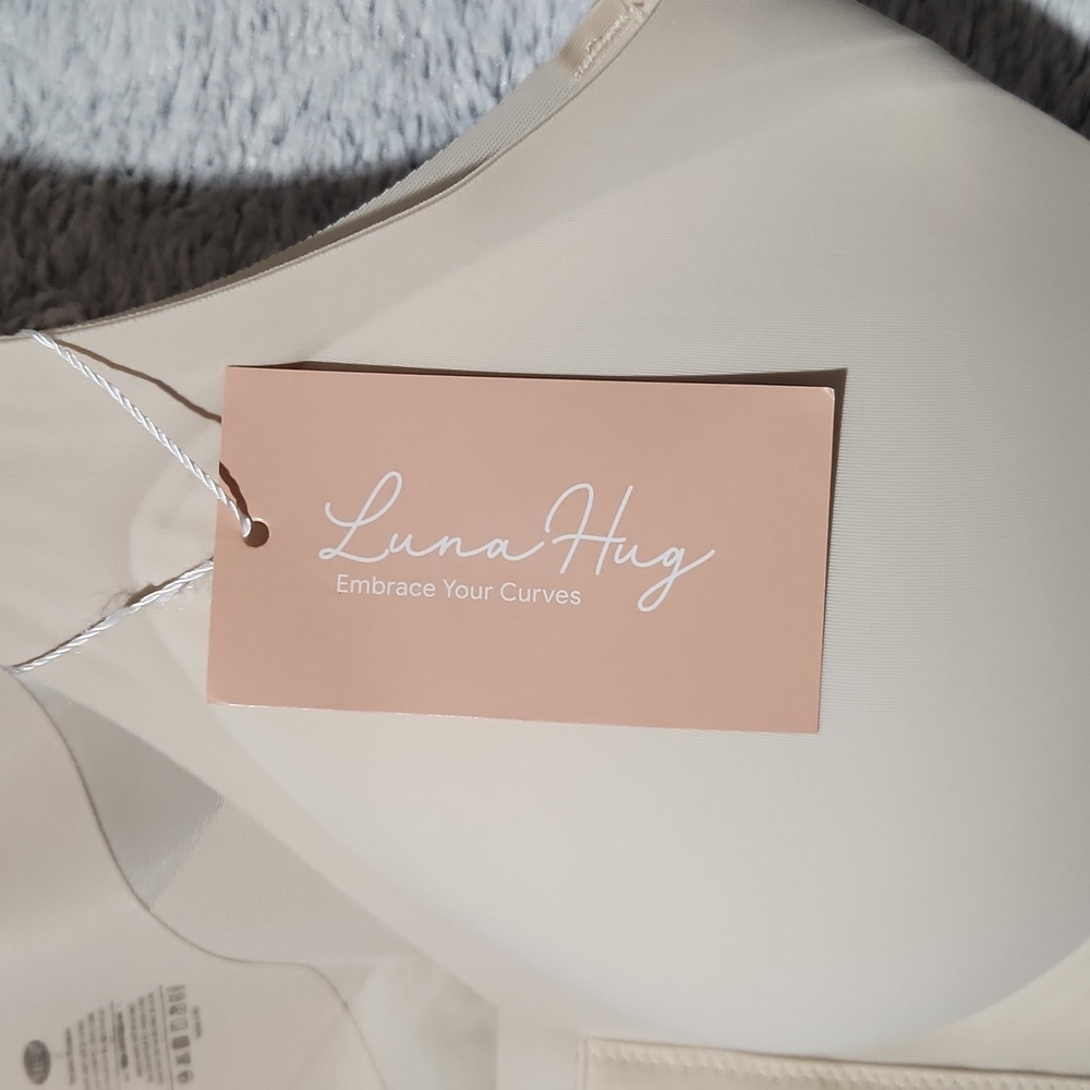 LUNA HUG Women's Bra Size 5X. - Picture 9 of 9